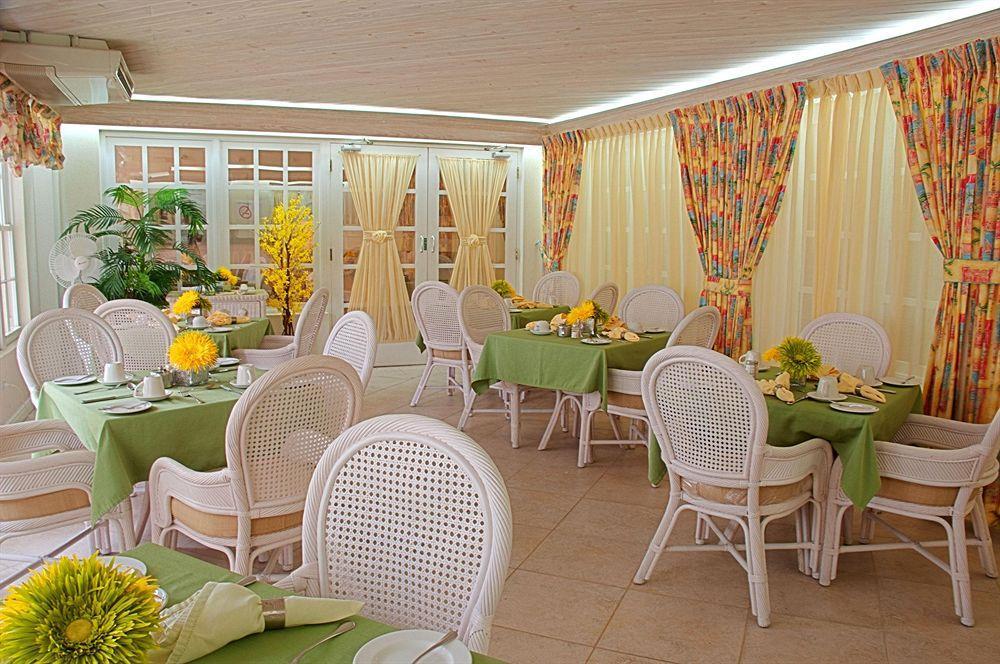 Coral Sands Beach Resort Bridgetown Esterno foto