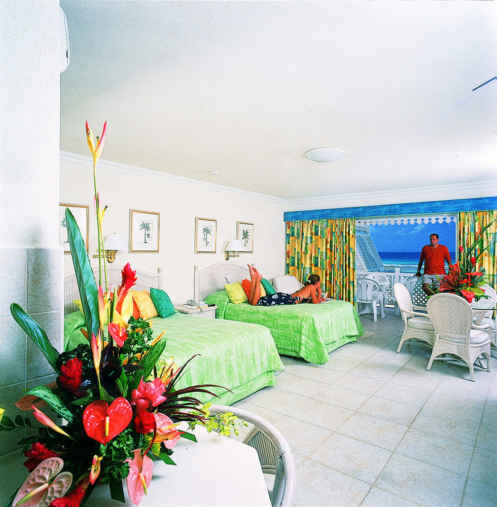 Coral Sands Beach Resort Bridgetown Esterno foto