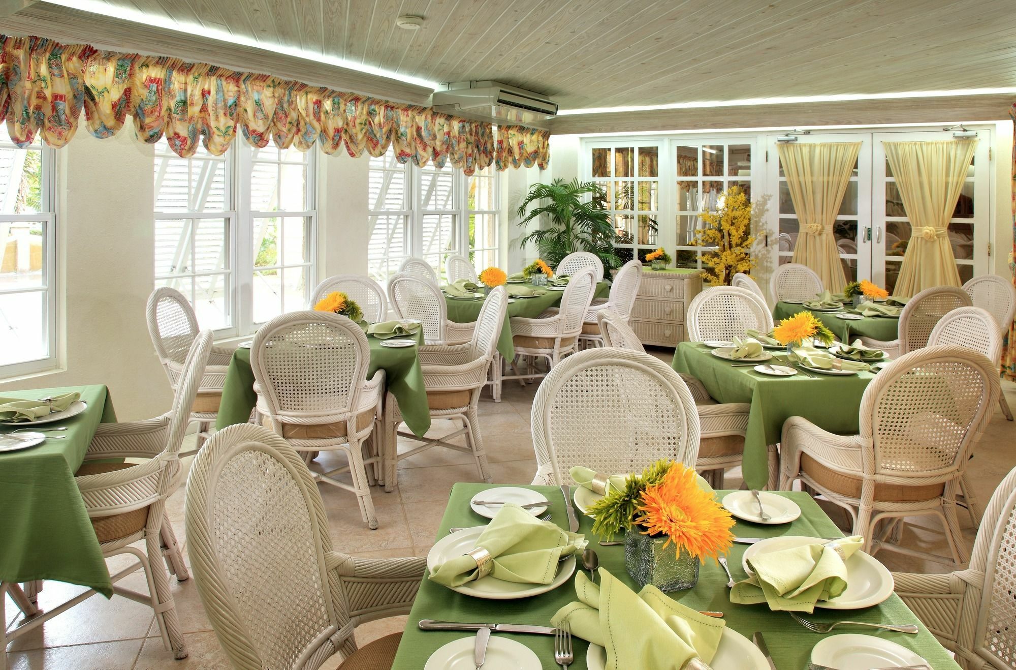 Coral Sands Beach Resort Bridgetown Esterno foto